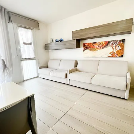 Vista Mare, - Centro Commerciale Apartment *
